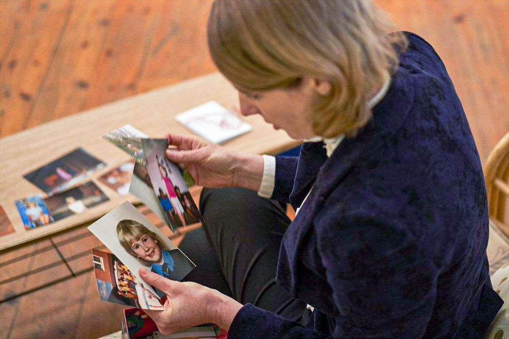 Keeping it in the family: Actor Emma Beech goes back to Barmera in The Photo Box post image