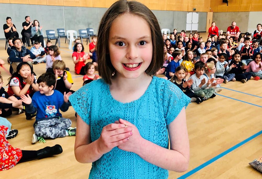 HARRIET FAREWELLS LONG LOCKS post image