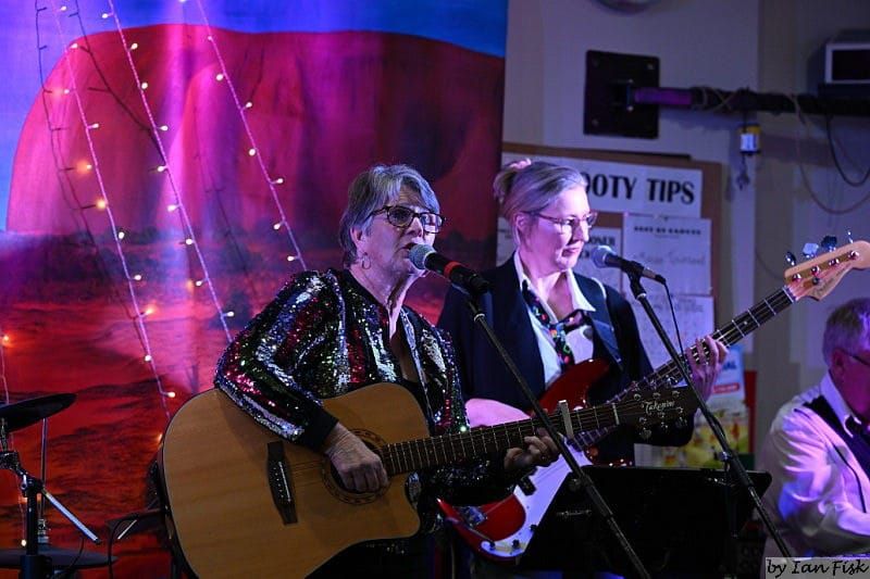 Country music heading to the Riverland post image