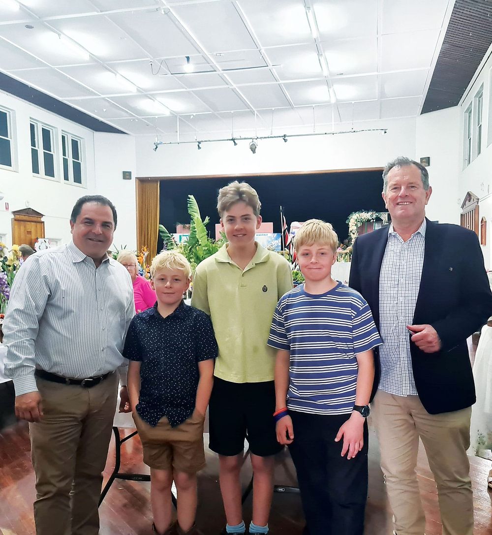 Local photographers immersed in gardens post image