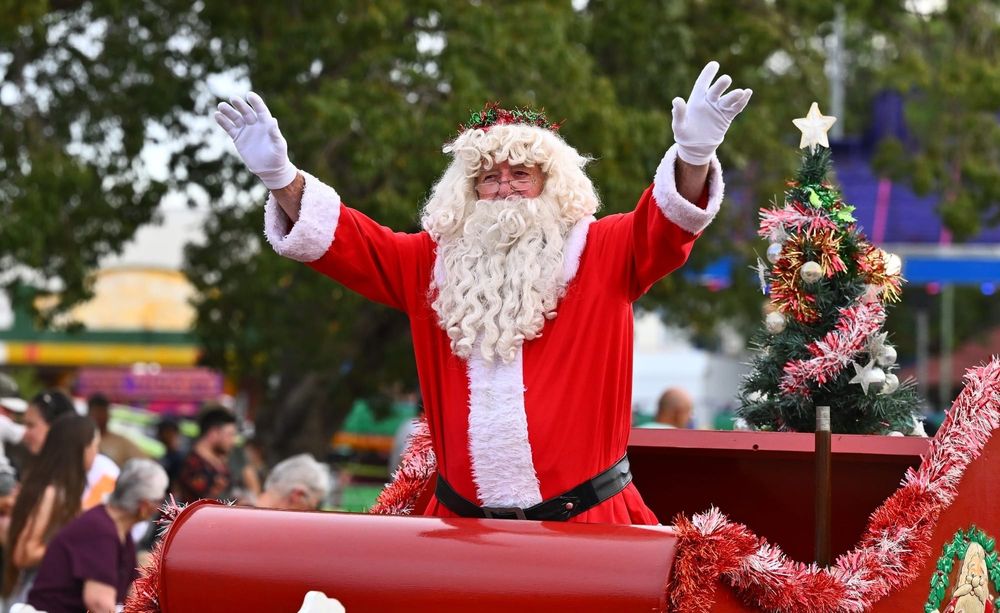 Christmas arrives in Barmera with a bang post image