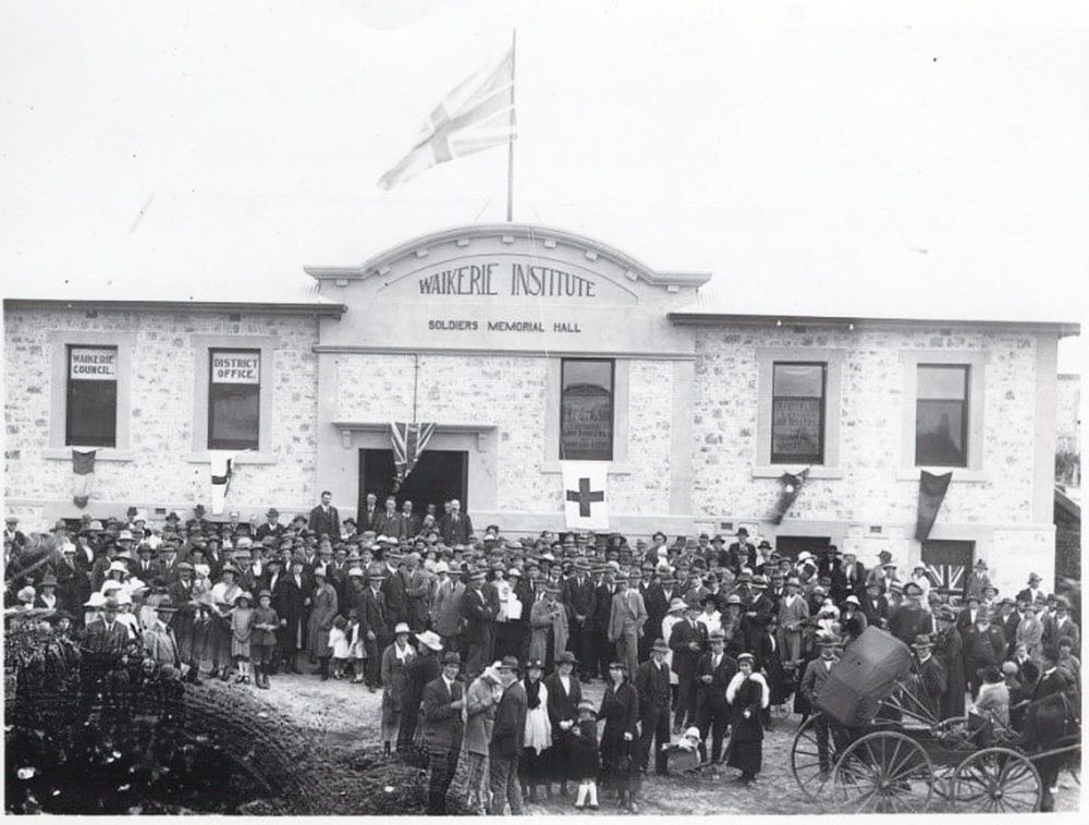 See historical photos at Waikerie RSL museum post image