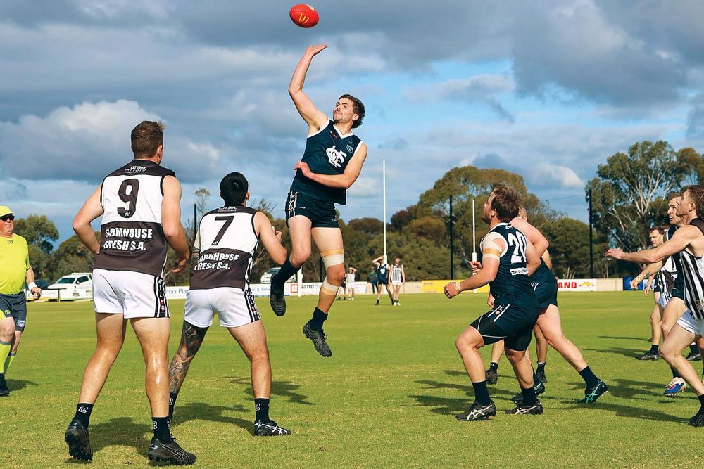 Last quarter blitz sees Waikerie home post image