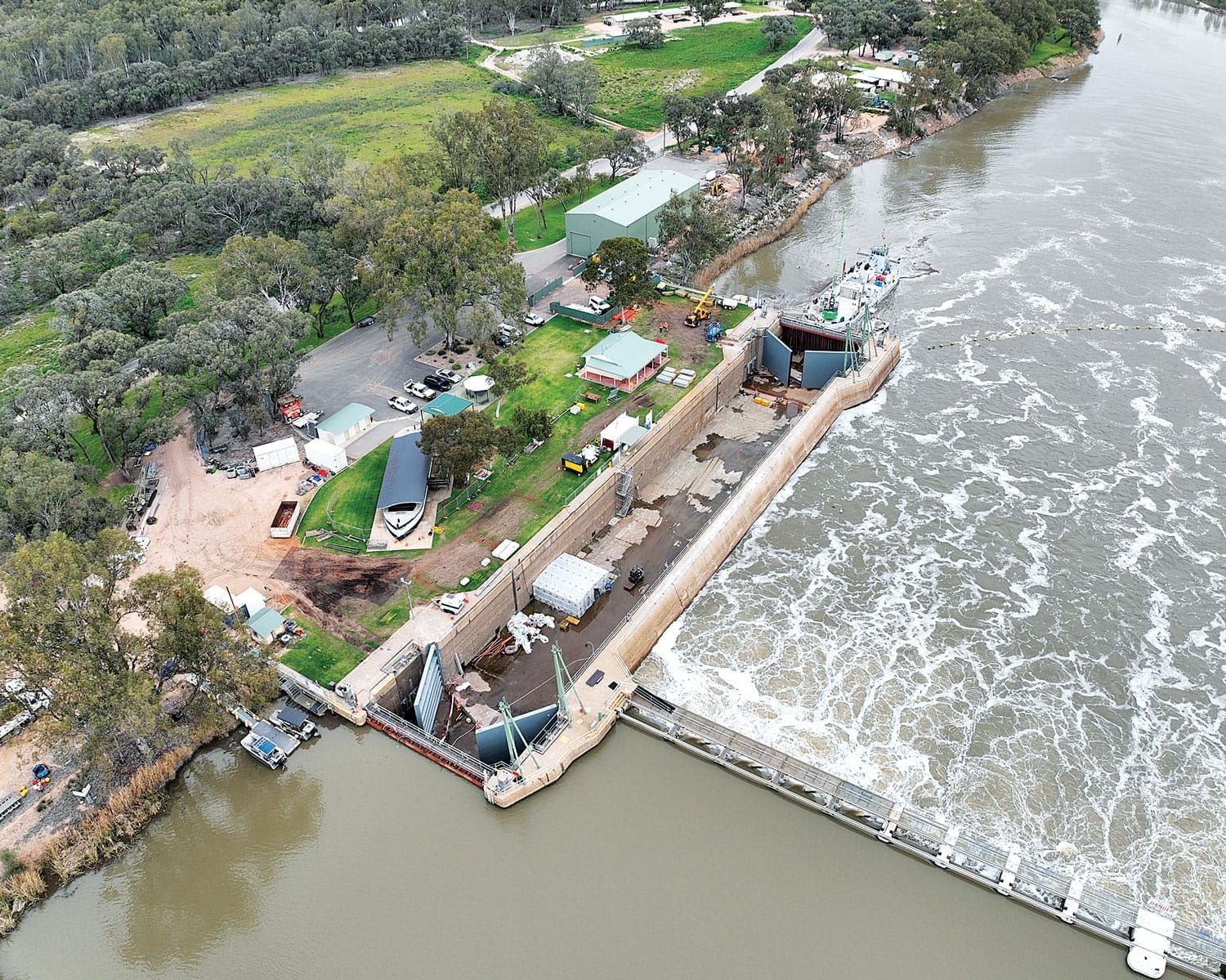 Lock 5 reopened for traffic after completed river refurbishments post image
