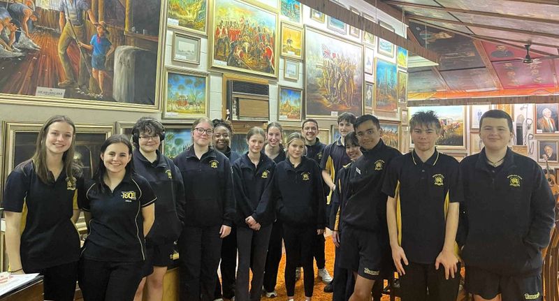 Renmark students ‘captivated’ at Harding gallery post image