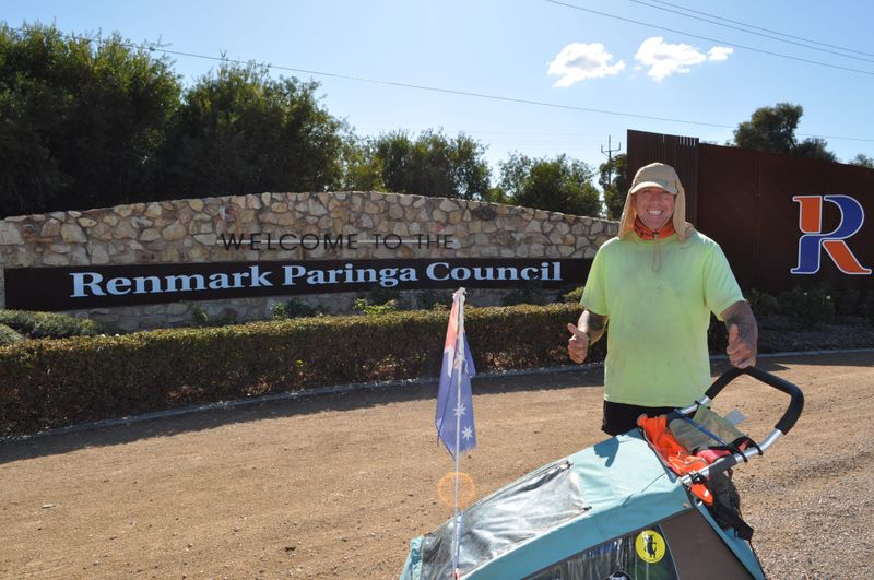 The lost digger arrives in Renmark post image