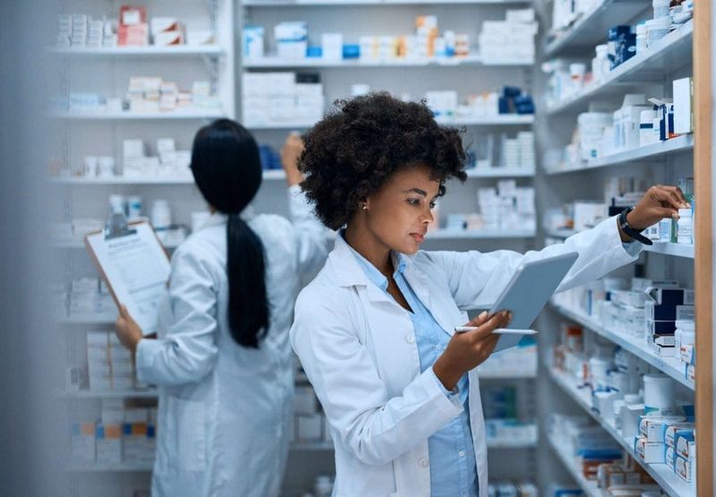 Change tipped to ‘cost 20,000 pharmacy jobs’ post image