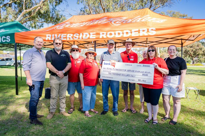 Rev heads give a big $10k to RFDS post image