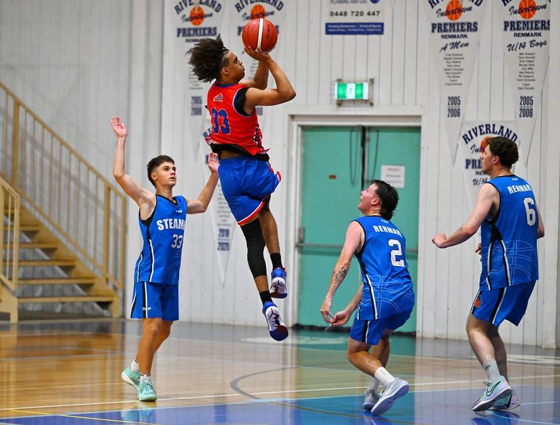 Basketball heads to its mid-season break post image