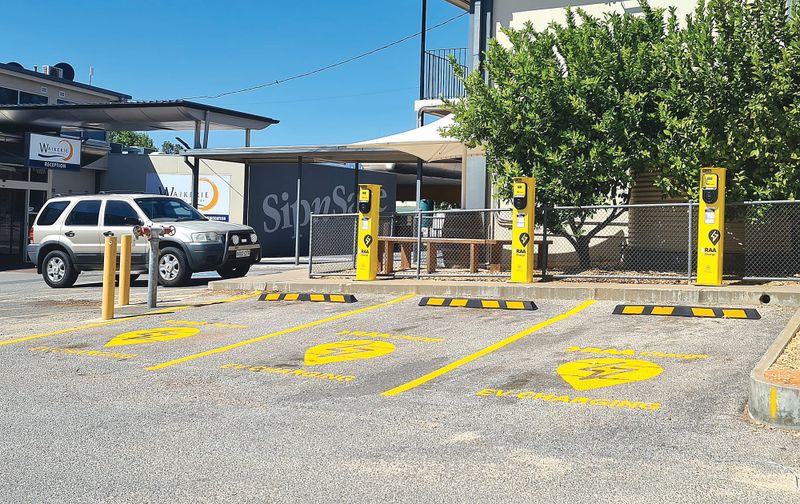 State says no more parking in electric vehicle spaces post image