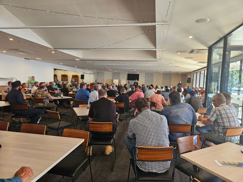 Riverland grape growers gather to seek crisis support post image