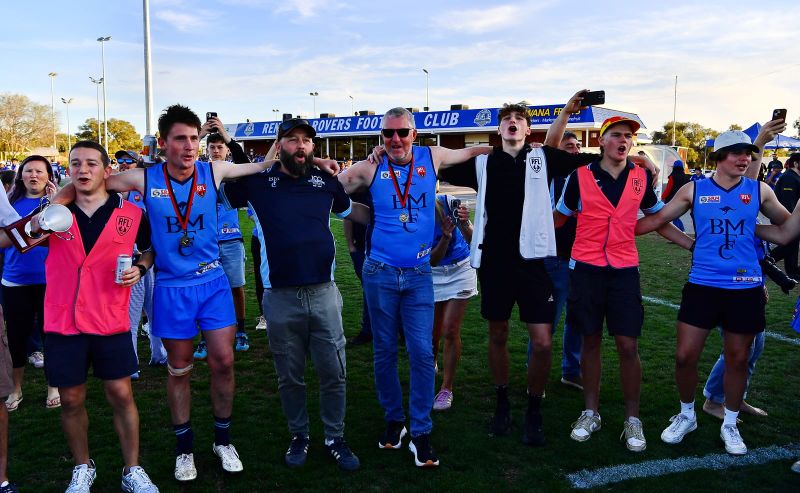 Roos pay tribute to record-breaker Bones post image
