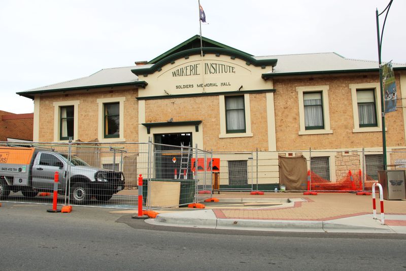Waikerie Institute front entrance ceiling refurbishment underway post image
