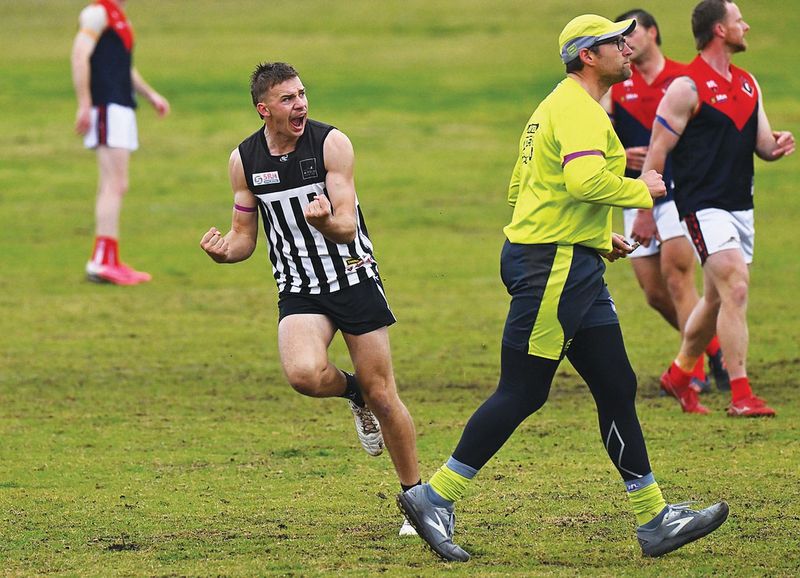 Midfielders lead Magpies to big win post image