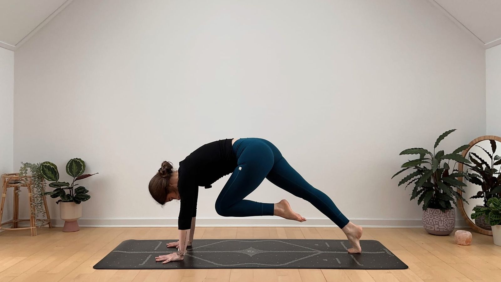 15 MIN YOGA || Oberkörper • Kraft & Dehnung