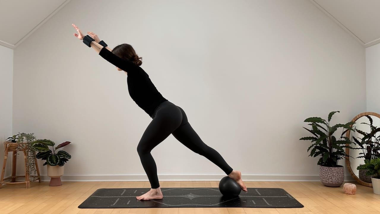 15 MIN PILATES + BALL || Full Body Workout • mit Hanteln/Wrist Weights • sanft zu den Händen 🫶