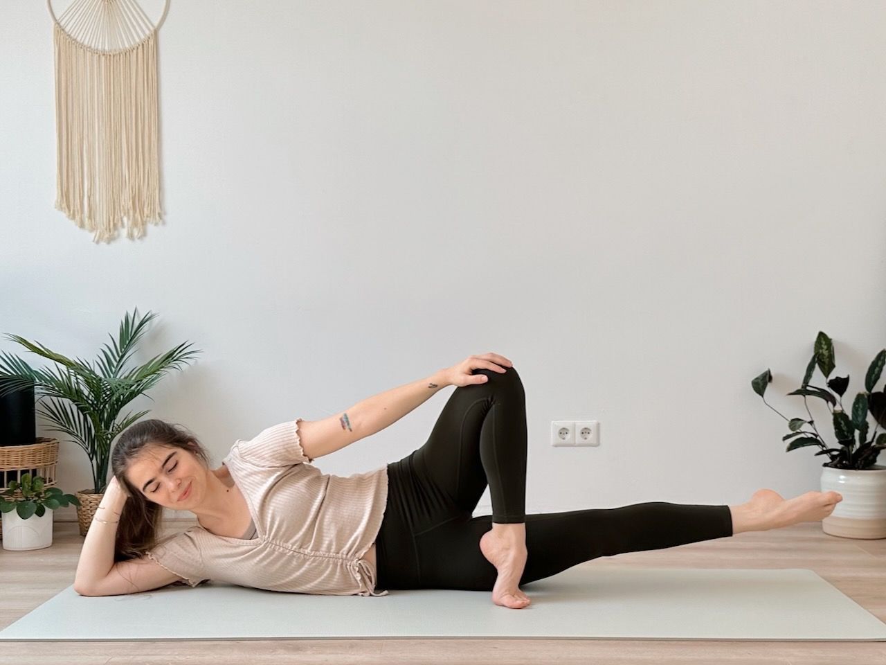 10 MIN WORKOUT FÜR DIE OBERSCHENKEL INNENSEITE || Stärkendes Pilates Workout für definierte Beine