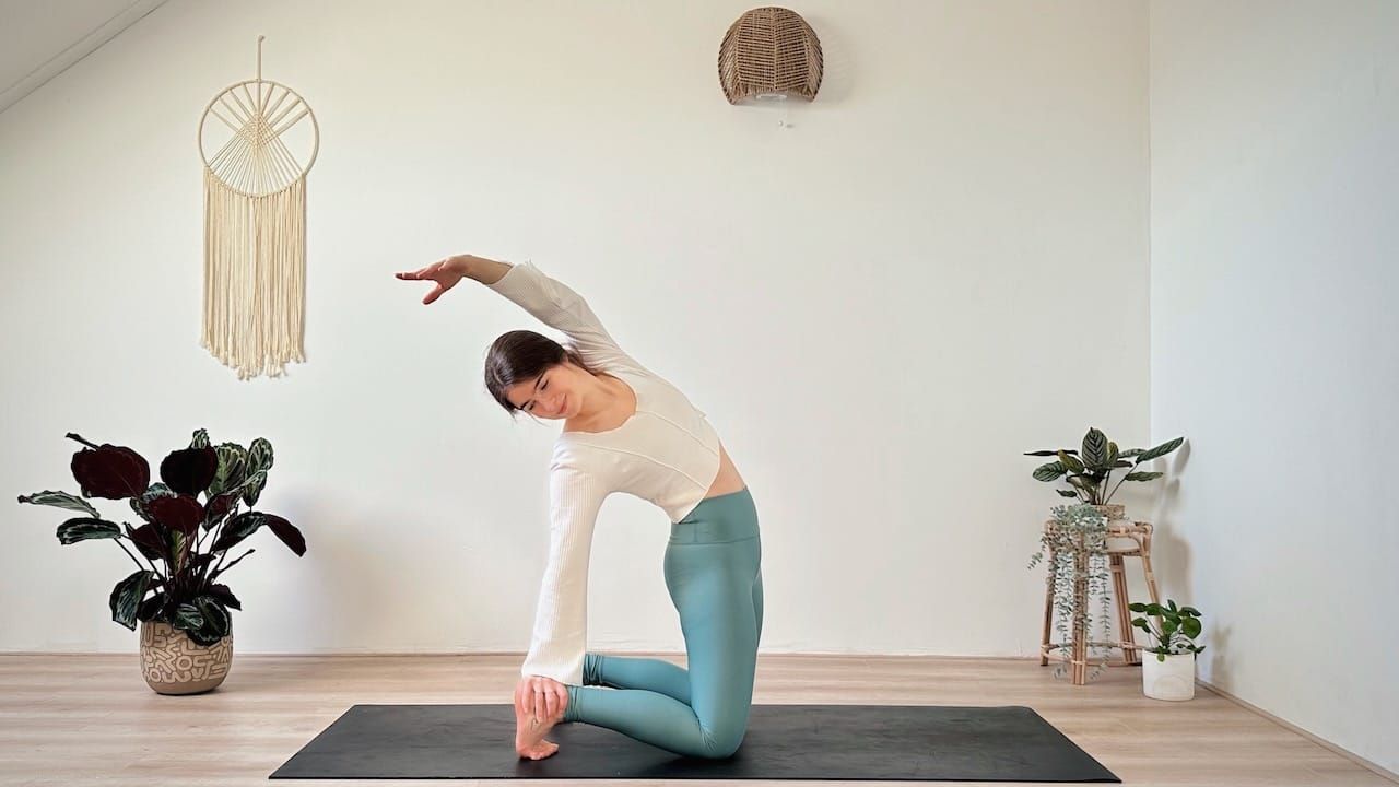 Align • Tag 12 🦋 10 MIN YOGA || Mobiler Rücken – Peak Pose: Kamel – mit Beta Waves (Binaural Beats)