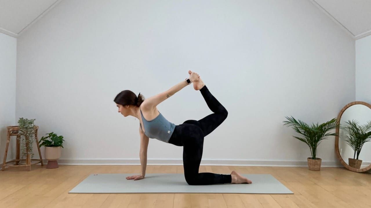 Tag 2 ✨ 10 MIN YOGA WORKOUT || Core, Beine & Gleichgewicht – 10 Tage, 10 Minuten Yoga