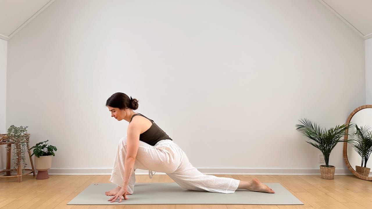 10 MIN MORGEN YOGA || Sanfte & ruhige Dehnungen zum Aufwachen ☀️ Entspannt in den Tag!