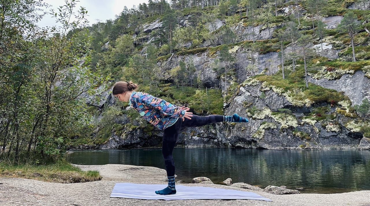 10 MIN HERBST SLOW FLOW || Yoga für Balance & Erdung (minimal cues)