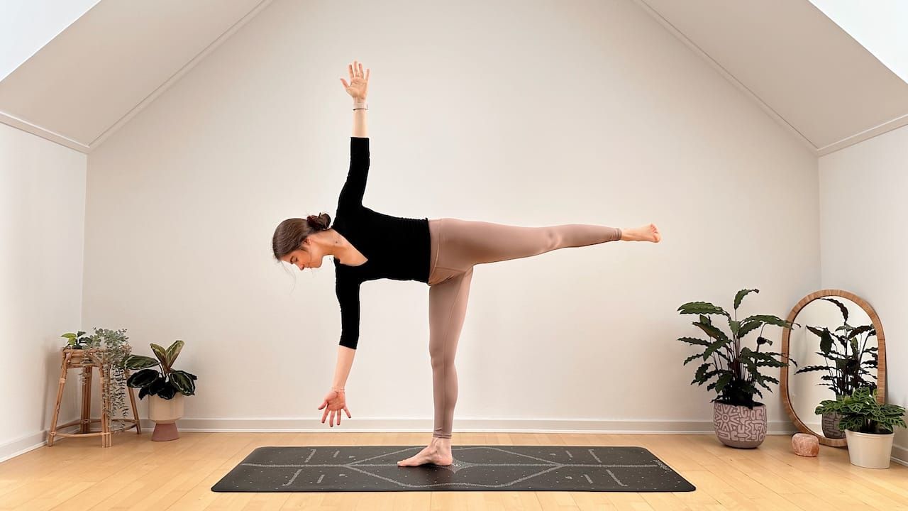 30 MIN YOGA || Feel Good Flow • Full Body & Balance (TOGETHER – Yoga im Januar 2026)