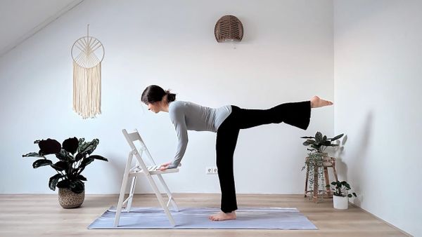 Align • Tag 7 🦋 20 MIN YOGA AM STUHL || Gleichgewicht verbessern, den Körper stärken