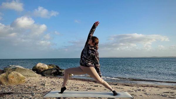 Align • Tag 16 🦋 10 MIN MORGEN YOGA || Kraftvoller Ganzkörper Flow zum Aufwachen – Sunrise Yoga 🌅