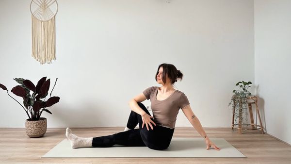 8 MIN SANFTES YOGA IM SITZEN || Anti-Stress, Ruhe & Genesung – auch für Anfänger (ohne Reden)