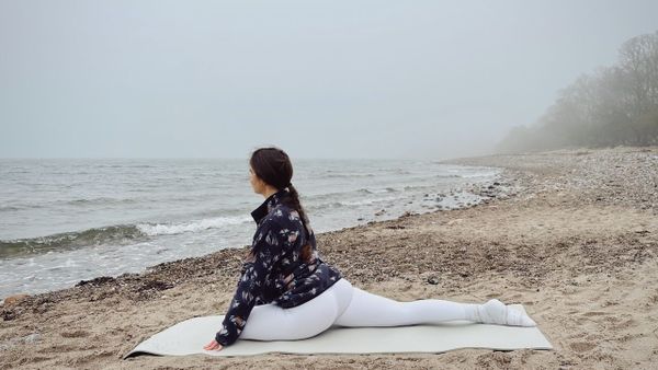 30 MIN YIN YOGA || Entspannung für den ganzen Körper – mit Meeresrauschen 🌊 [05/24]