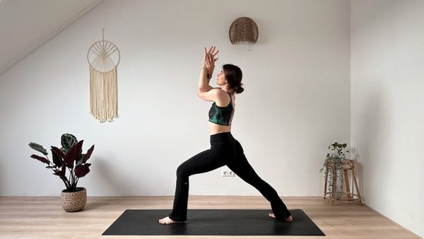 20 MIN YOGA FLOW || Ruhig & Kraftvoll – für Energie & Fokus (sanft zu Händen & Handgelenken)