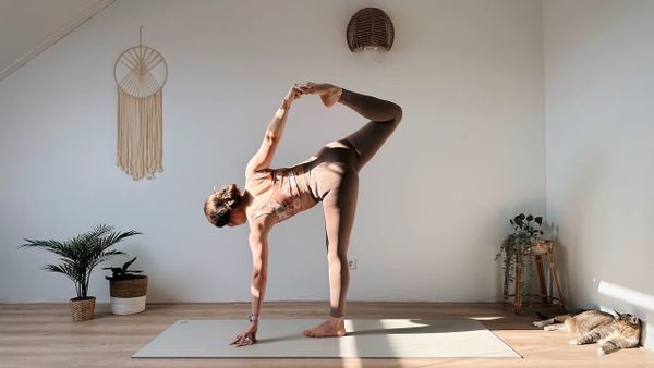 30 MIN SOMMER FLOW || Feel Good Yoga für Energie, Fokus & Balance (Sommersonnenwende 2024)