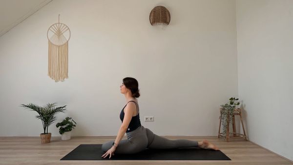 20 MIN SLOW FLOW || Yoga für Energie