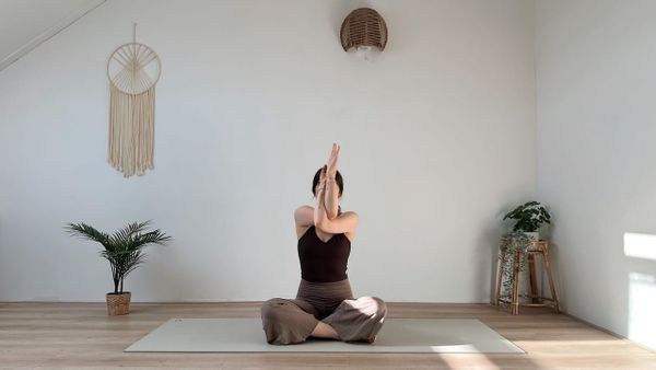 20 MIN SANFTES YOGA || Sitzen & Liegen – Hüfte & Oberkörper 🫶 sanft zu Händen/Handgelenken