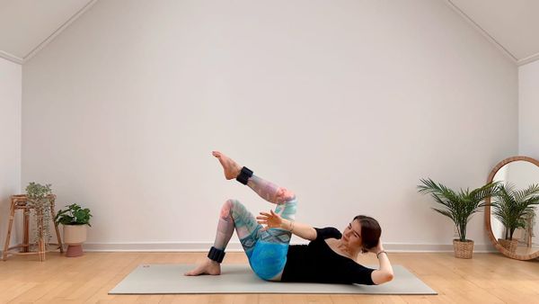 15 MIN CORE & BAUCH || Express Pilates Workout für eine starke Mitte - Ankle Weights optional 🫶 sanft zu Händen & Handgelenken