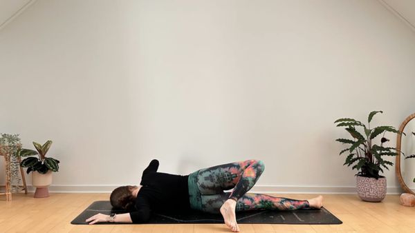 10 MIN ABEND YOGA || Let Go of the Day • Sanfte Dehnungen