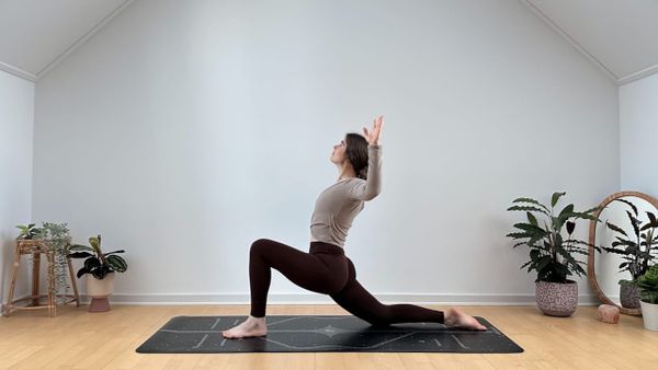 20 MIN YOGA || Root & Rise Flow (TOGETHER – Yoga im Januar 2026)