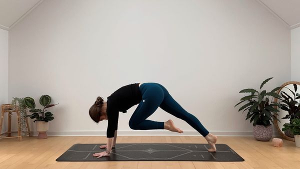 15 MIN YOGA || Oberkörper • Kraft & Dehnung