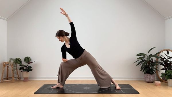 10 MIN YOGA || Full Body & Core Flow • Ruhige Kraft & Dehnungen