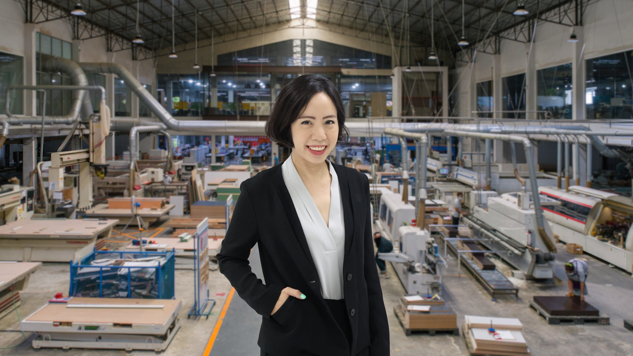 ทายาทรุ่นสองของโรงงานเฟอร์นิเจอร์ "แพรคติก้า"  ผู้เชื่อว่าการวางตัวเองเป็น ‘มนุษย์คนหนึ่ง’   คือจิ๊กซอว์สำคัญของการทำที่บ้าน