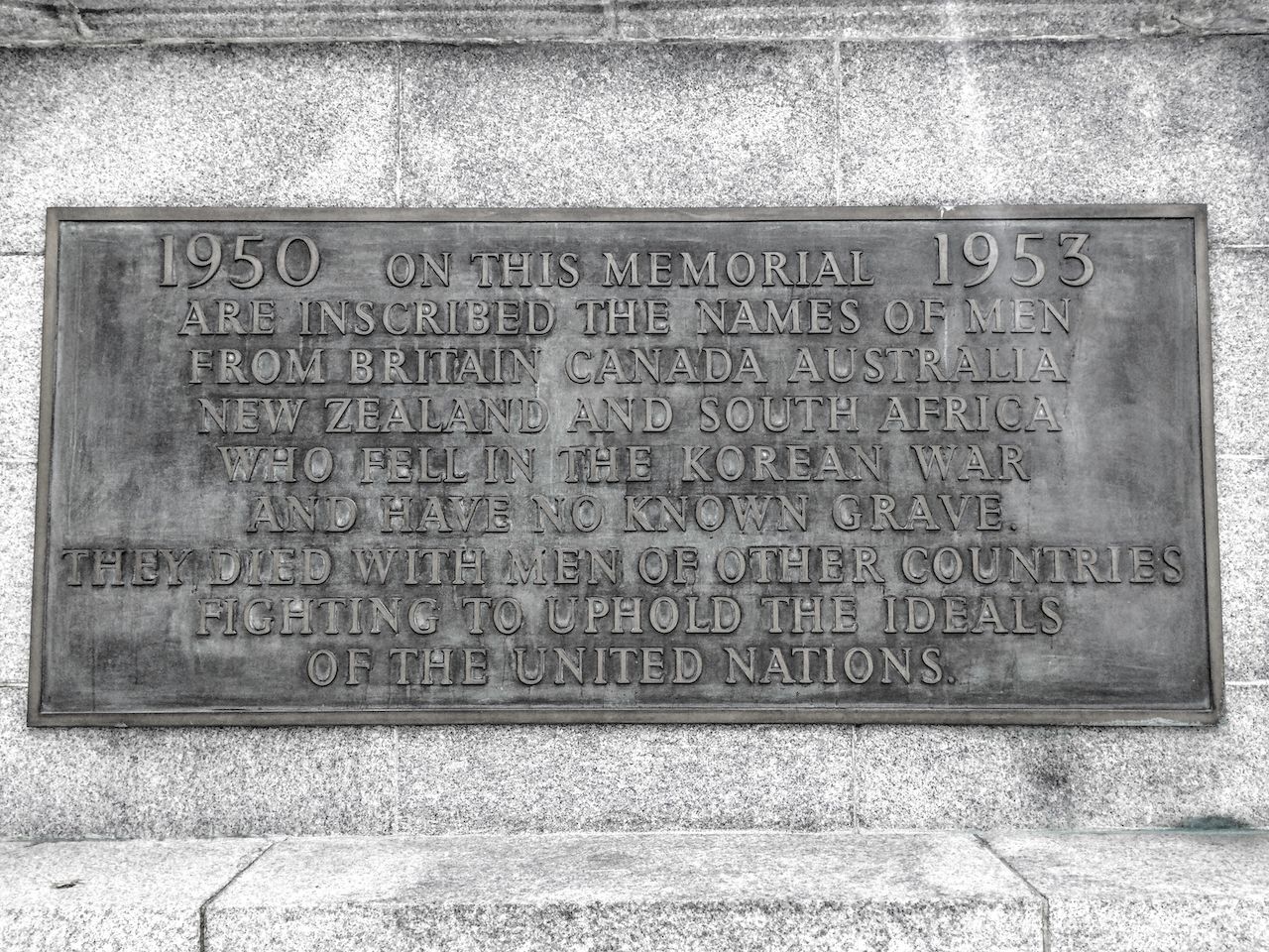 Commonwealth Memorial Statue. 