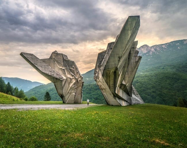brown and green camouflage tent