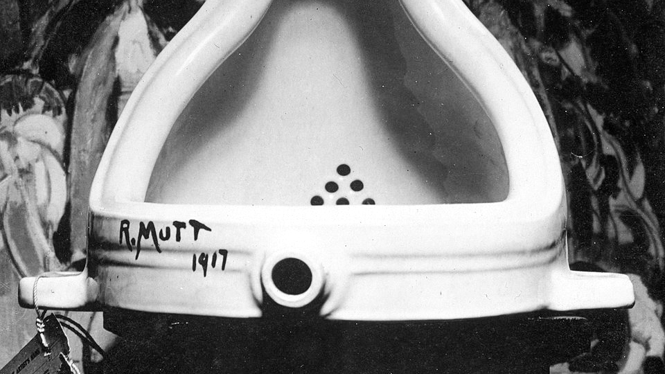 Marcel Duchamp, 1917, Fountain, photograph by Alfred Stieglitz at the 291 (Art Gallery) - A urinal signed R.Mutt on its side