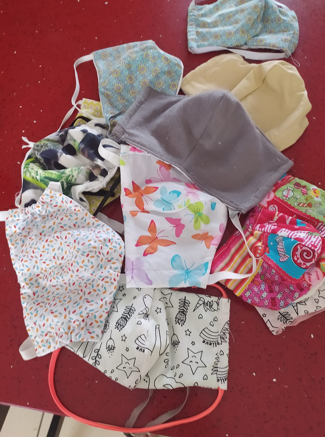 Alt Máscaras cirúrgicas para o coronavírus feitas por um membro HomeExchange, title Máscaras cirúrgicas para o coronavírus feitas por um membro HomeExchange