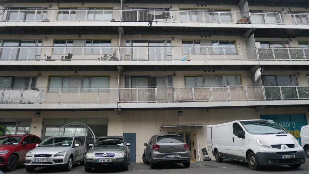 Council should do urgent repairs for its tenants within five days. Why do logs show jobs taking more than six months?