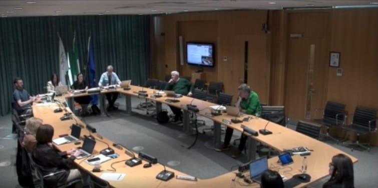 Councillors back proposal to honour 