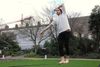 In Merrion Square, Dubliners Find a Space for Slacklining