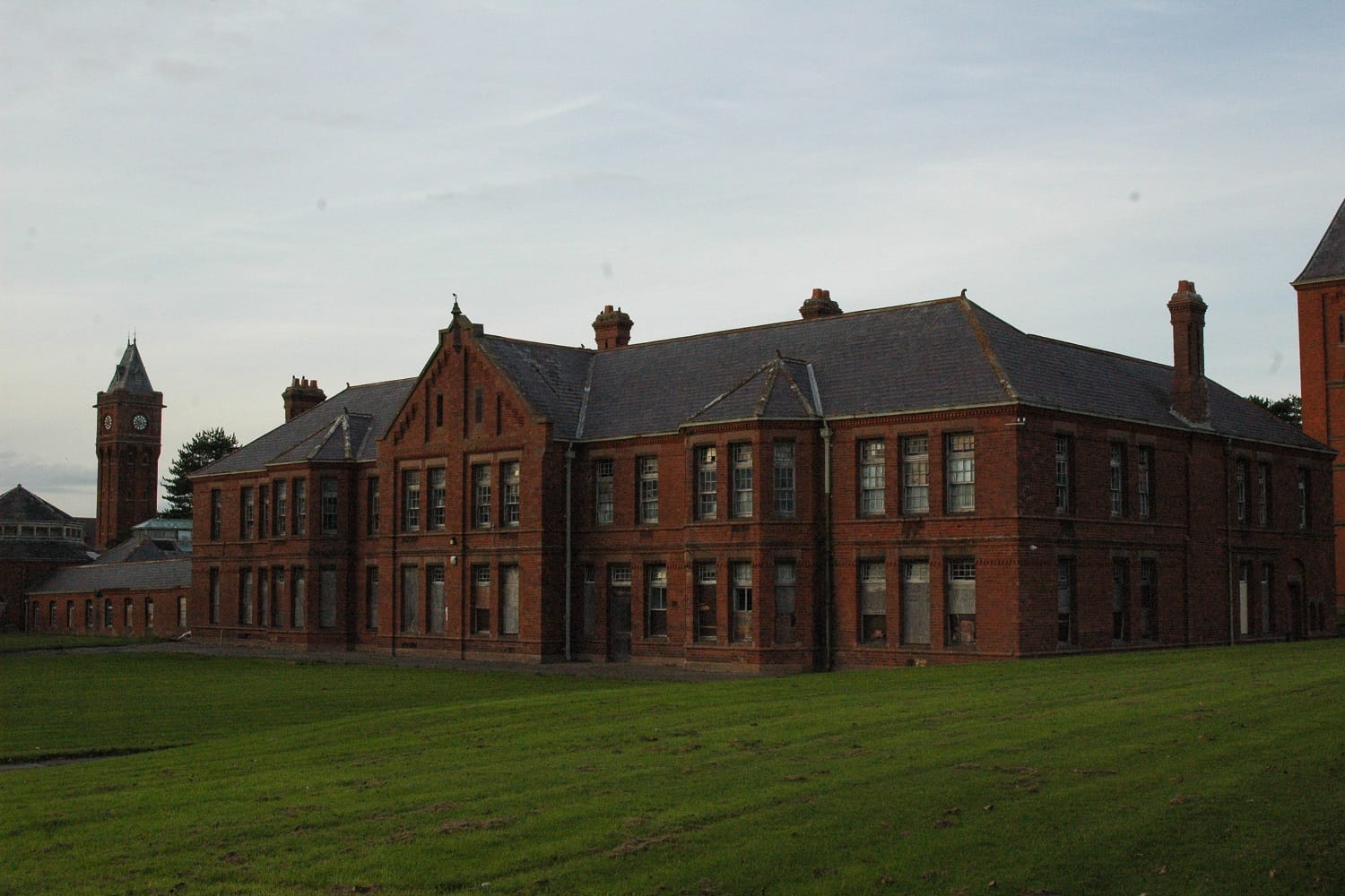 As residents of Portrane and Donabate campaign for a cultural space, a beautiful hall nearby sits empty