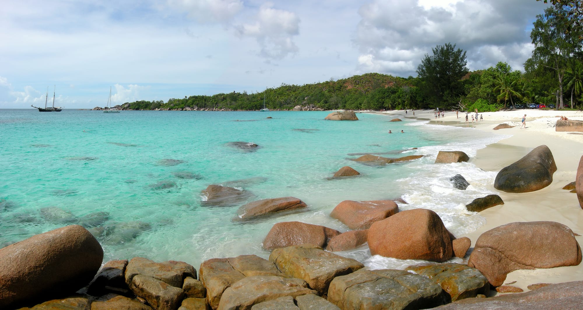 Granite boulders and turquoise sea at Anse Lazio beach on Praslin, Seychelles