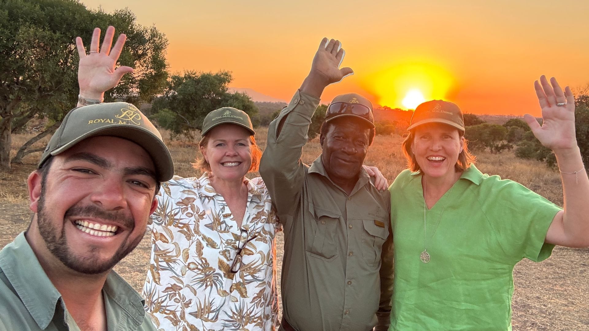 Guide and tracker with Vikki and Sian at Royal Malewane